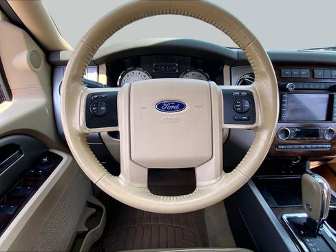 Used 2013 Ford Expedition XLT RWD image 6