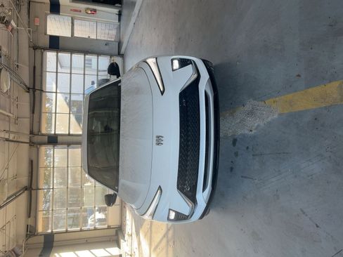 Used 2025 Buick Envista Sport Touring image 22