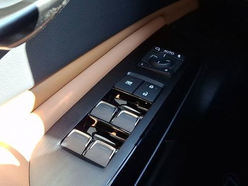 Used 2025 Lexus ES 350 w/ Premium Package image 24