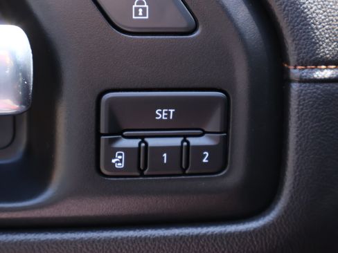 Used 2020 GMC Sierra 1500 AT4 w/ Off-Road Performance Package AWD/4WD image 9