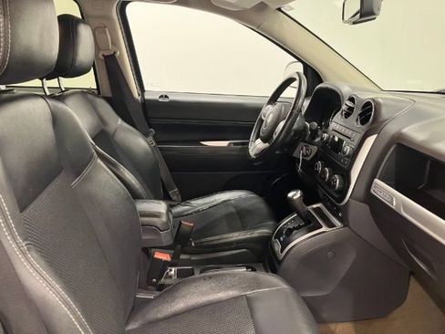 Used 2016 Jeep Compass Latitude AWD/4WD image 24