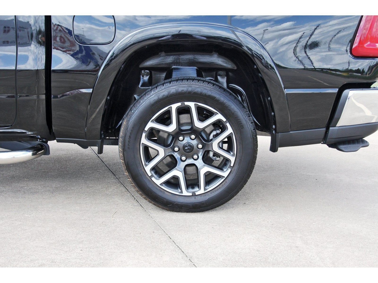 Used 2025 RAM 1500 Laramie w/ Bed Utility Group AWD/4WD image 31