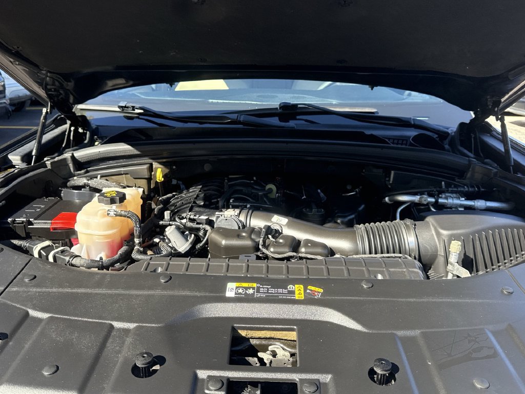Used 2023 Jeep Grand Cherokee Limited AWD/4WD image 18
