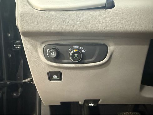 Used 2019 GMC Terrain SLE w/ GMC Pro Grade Package AWD/4WD image 25