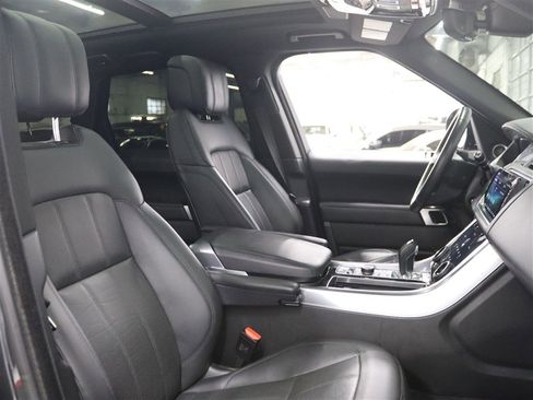 Used 2019 Land Rover Range Rover Sport HSE image 17