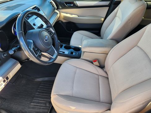 Used 2019 Subaru Outback 2.5i Premium image 12
