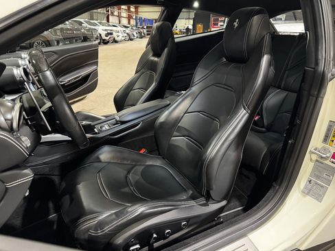 Used 2019 Ferrari GTC4Lusso T image 17