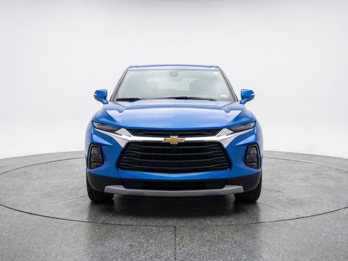 Used 2025 Chevrolet Blazer LT image 2