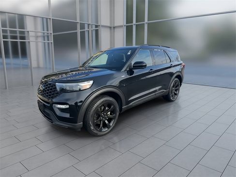 Used 2023 Ford Explorer ST-Line w/ Class IV Trailer Tow Package image 4