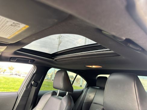 Used 2022 Toyota Corolla XSE image 22