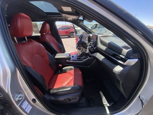 Used 2022 Toyota Highlander XSE AWD/4WD image 26