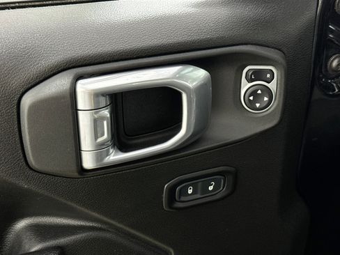 Used 2022 Jeep Gladiator Sport AWD/4WD image 19