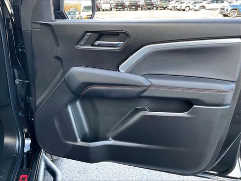 Used 2023 Chevrolet Colorado Z71 w/ Z71 Convenience Package 2 image 12