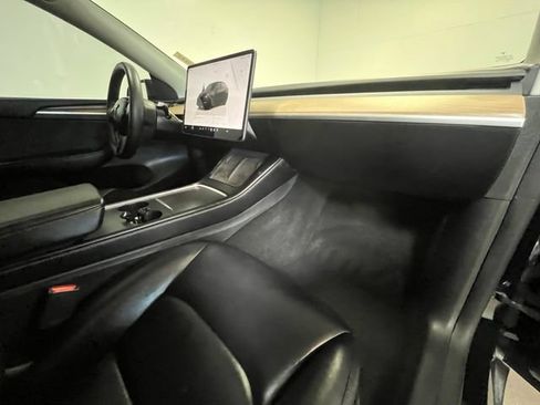 Used 2023 Tesla Model Y Performance AWD/4WD image 10