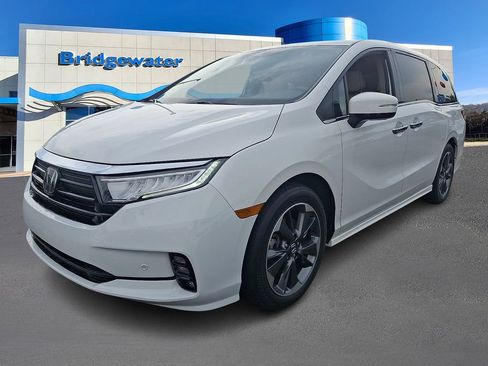 Used 2023 Honda Odyssey Elite image 3