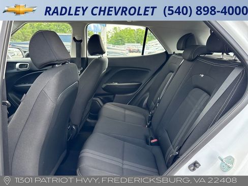 Used 2025 Hyundai Venue SEL FWD image 12