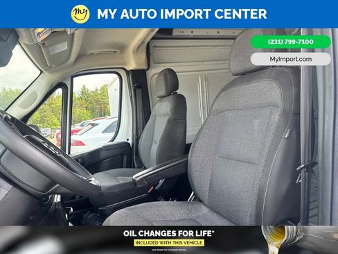 Used 2024 RAM ProMaster 2500 w/ Convenience Group FWD image 7