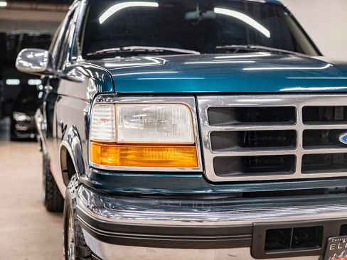 Used 1995 Ford Bronco XL AWD/4WD image 35