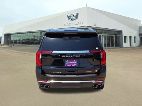 Used 2025 GMC Yukon Denali AWD/4WD image 5