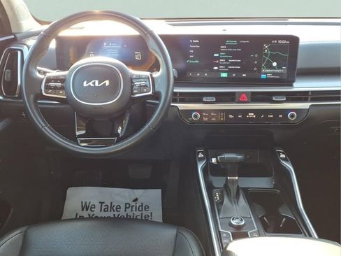 Used 2024 Kia Sorento S image 5