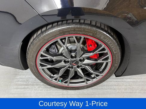 Used 2023 Chevrolet Corvette Stingray Premium Conv w/ Z51 Performance Package RWD image 13