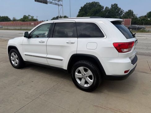 Used 2013 Jeep Grand Cherokee Laredo AWD/4WD image 9