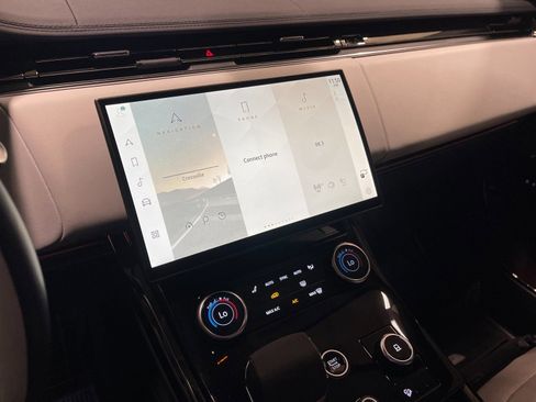 Used 2023 Land Rover Range Rover Sport SE Dynamic image 21