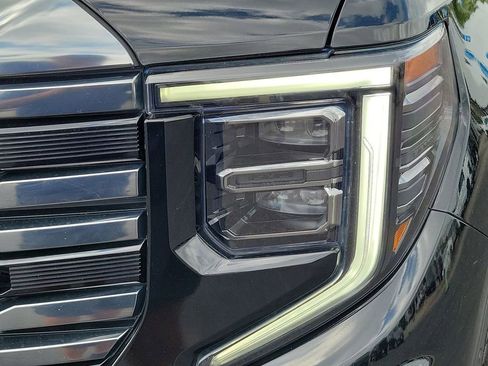 Certified 2022 GMC Sierra 1500 AT4 w/ Sierra Safety Plus Package AWD/4WD image 21