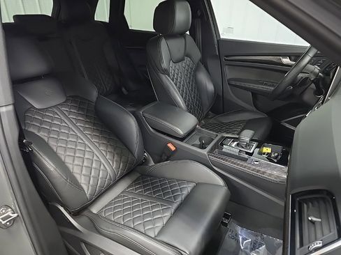 Used 2023 Audi SQ5 Premium Plus w/ Premium Plus Package image 15