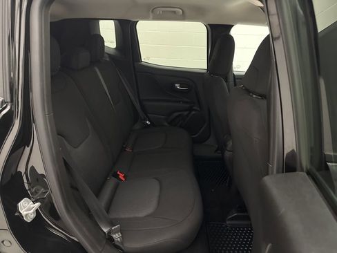 Used 2023 Jeep Renegade Latitude image 36