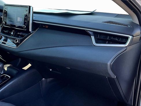 Used 2020 Toyota Corolla LE image 14