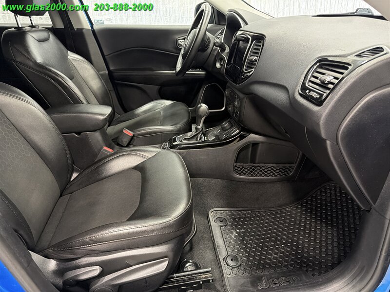 Used 2020 Jeep Compass Latitude AWD/4WD image 21