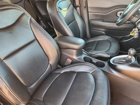 Used 2016 Kia Soul Base image 15