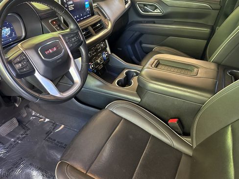 Used 2023 GMC Yukon XL SLT AWD/4WD image 11