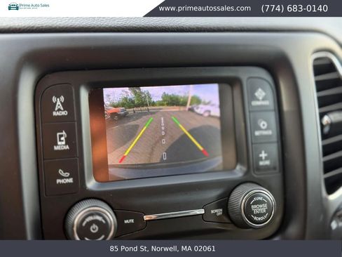 Used 2018 Jeep Compass Latitude AWD/4WD image 17