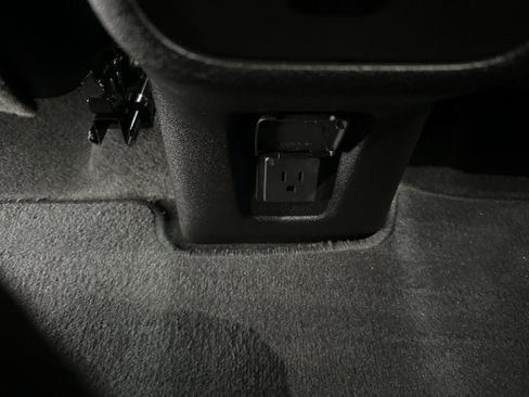 Used 2021 Chevrolet Equinox Premier w/ Redline Edition image 26