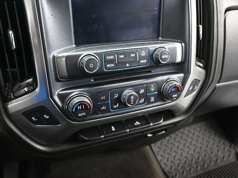 Used 2018 Chevrolet Silverado 1500 LTZ AWD/4WD image 15