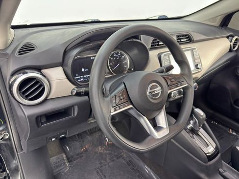 Used 2021 Nissan Versa SV image 12