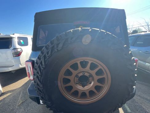 Used 2021 Ford Bronco Badlands image 5