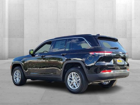 New 2025 Jeep Grand Cherokee Laredo X image 2