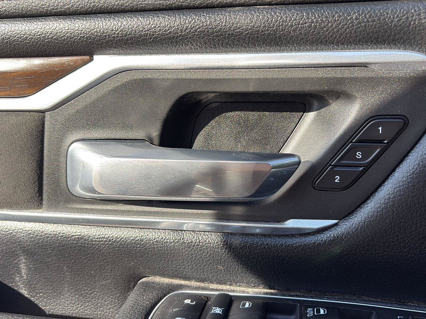 Used 2021 RAM 1500 Laramie AWD/4WD image 8
