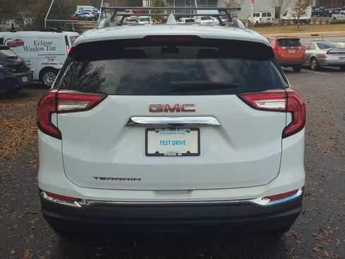 Used 2022 GMC Terrain SLT w/ Infotainment Package II image 5
