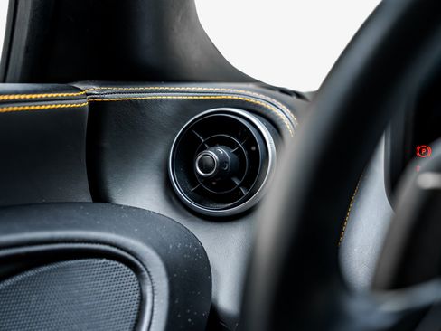Used 2020 McLaren 600LT Spider RWD image 43