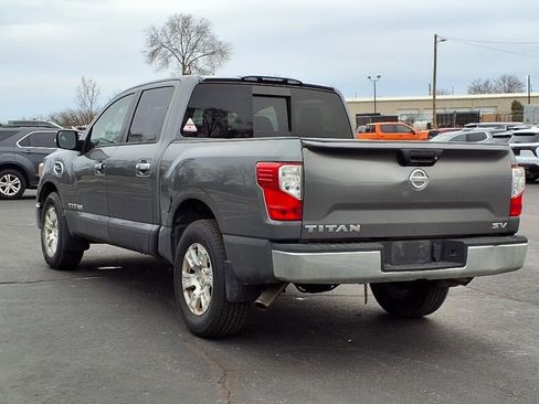 Used 2017 Nissan Titan SV RWD image 9