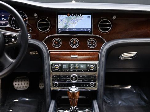 Used 2017 Bentley Mulsanne RWD image 8