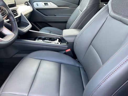 New 2026 Ford Explorer Active w/ Active Comfort Package image 15