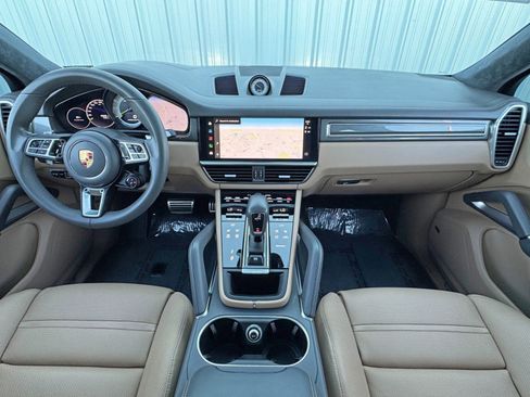 Used 2022 Porsche Cayenne Turbo S image 13