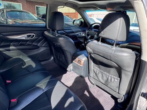 Used 2015 INFINITI Q70 L 3.7 w/ Deluxe Touring Package image 10