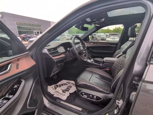 Used 2022 Jeep Grand Cherokee Summit w/ Adv Protech Group IV AWD/4WD image 29