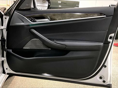 Used 2021 BMW 540i xDrive w/ Premium Package image 22